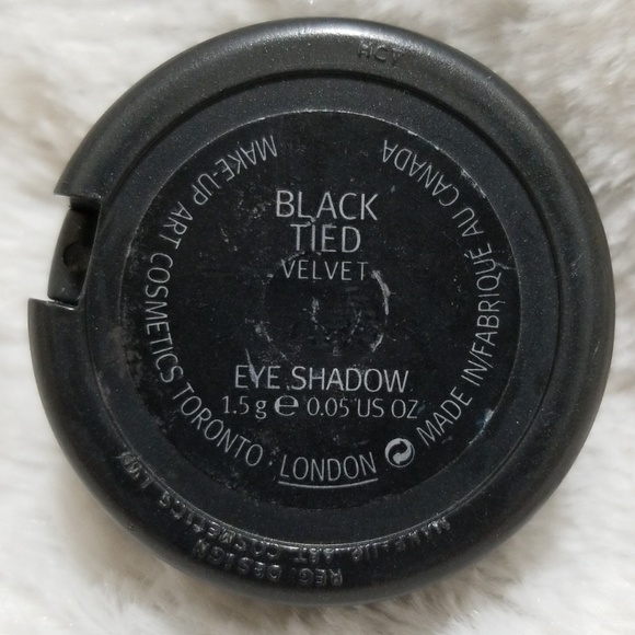 MAC BLACK TIED VELVET EYESHADOW - Picture 4 of 8